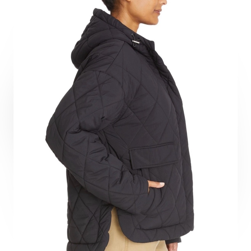 Black Quilted Bass Outdoor Women's High-Low Quilted Outdoor Puffer, Black Beauty - Picture 12 of 14